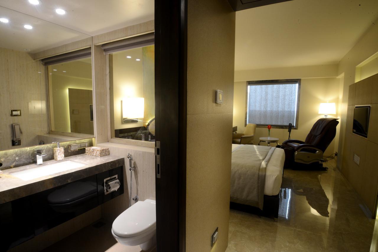Sai Palace Grand, Malad ムンバイ エクステリア 写真
