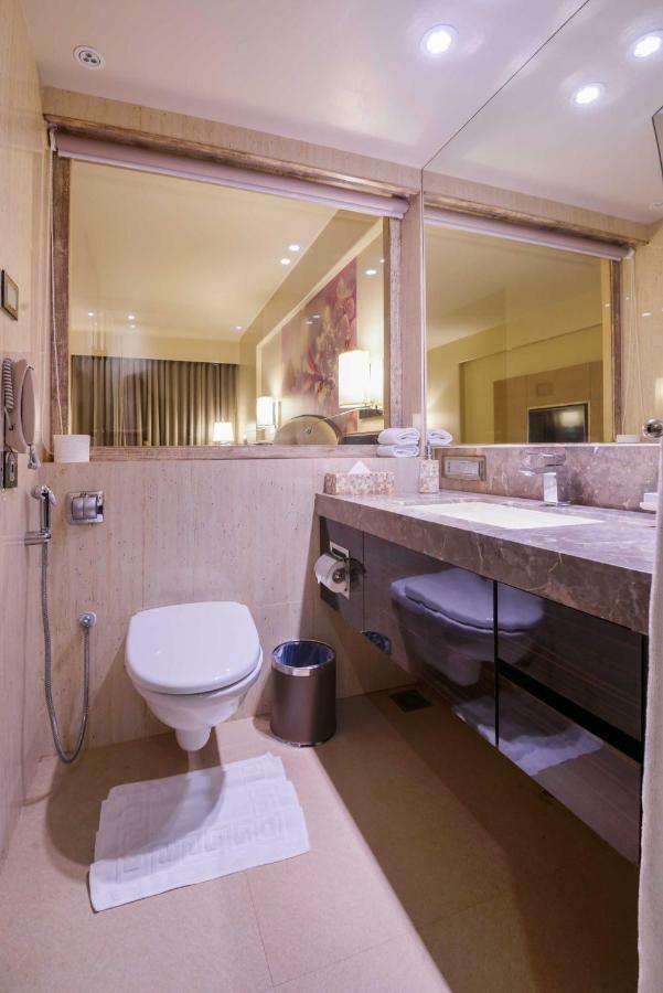 Sai Palace Grand, Malad ムンバイ エクステリア 写真