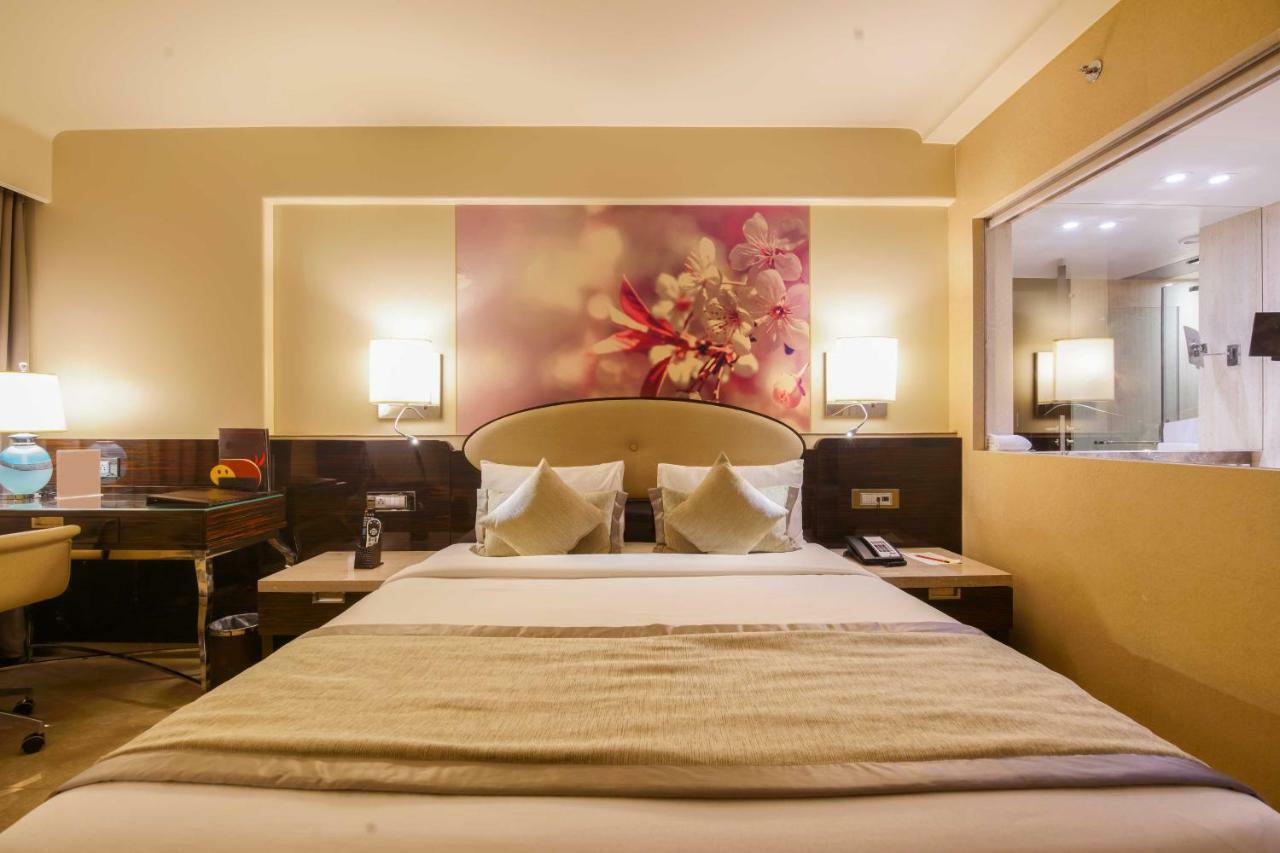 Sai Palace Grand, Malad ムンバイ エクステリア 写真