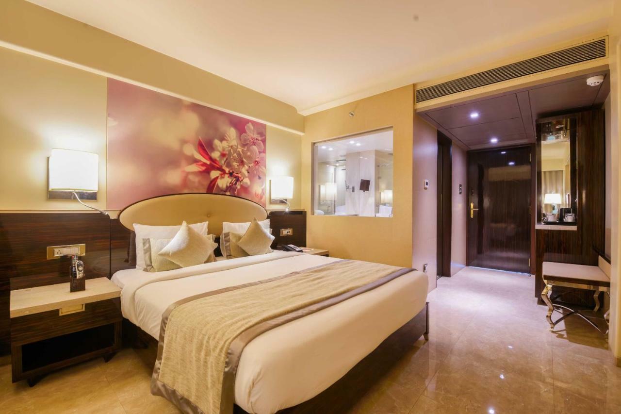 Sai Palace Grand, Malad ムンバイ エクステリア 写真
